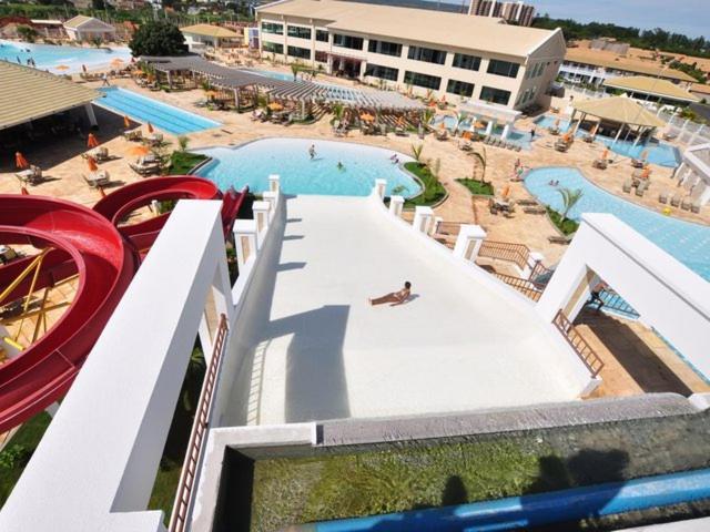 Thermas Lacqua Diroma Com Piscina De Ondas Gratis 24Horas 카우다스노바스 외부 사진