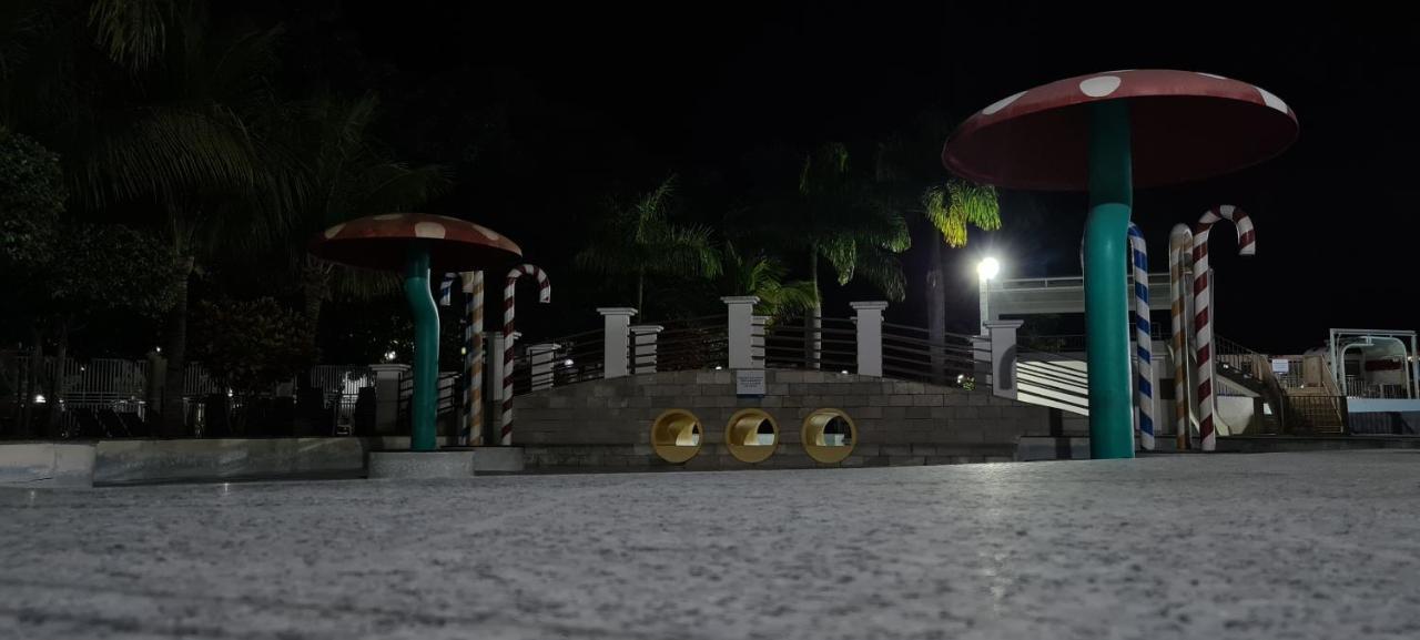 Thermas Lacqua Diroma Com Piscina De Ondas Gratis 24Horas 카우다스노바스 외부 사진